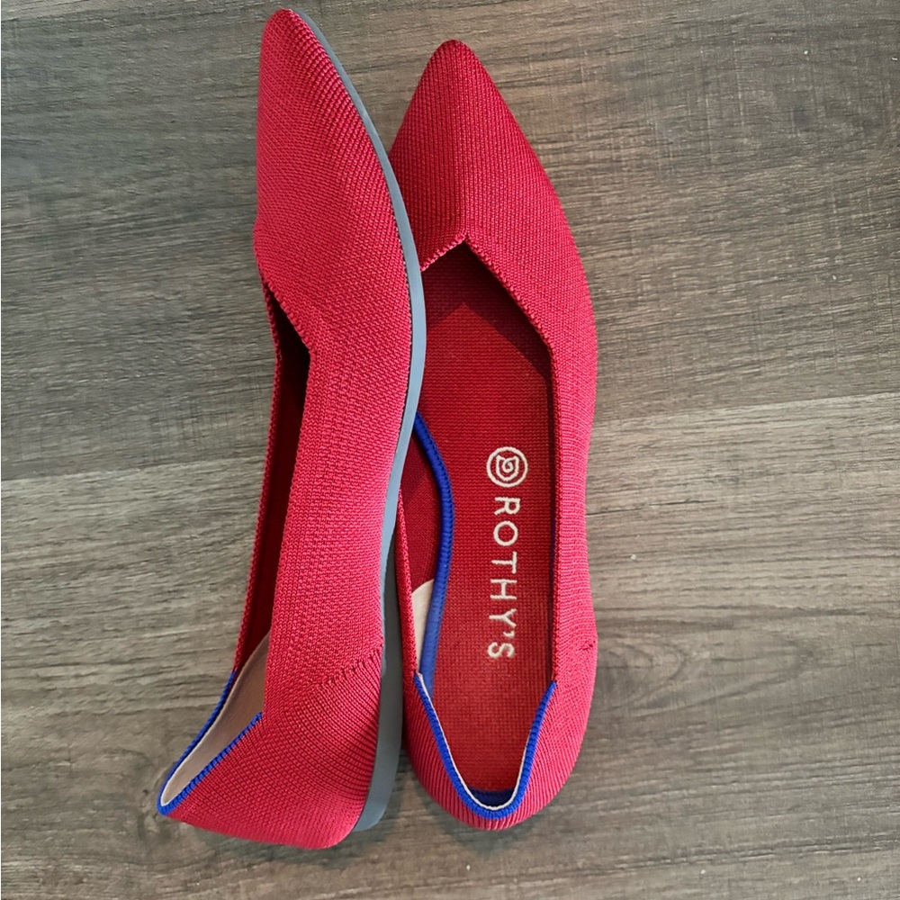 Red Rothy’s The Point Slip-on Shoe!!